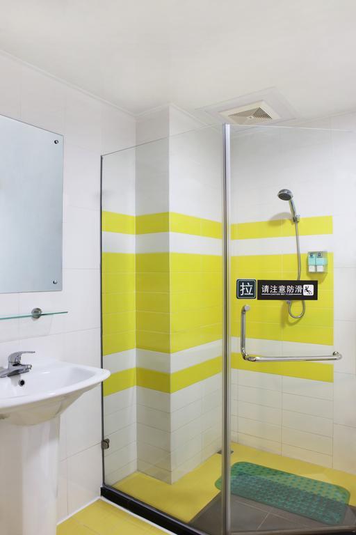 7Days Inn Guangzhou Nonglinxia Road Ouzhuang Subway Station Room photo